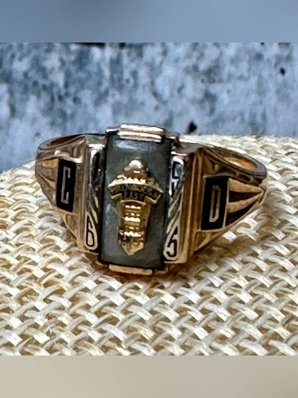 1965 Jostens Yellow 10k & Mother of Pearl Class Ring Size 5.75 Initials C.D.